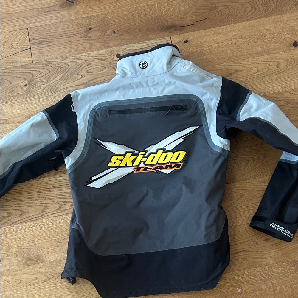 Women's Performance Skidoo Jacket wind break- Black and Gray - Picture 5 of 8